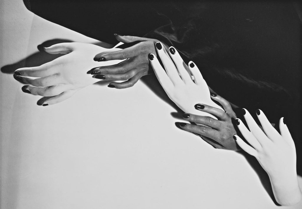 عکس معروف دست ها از آلفرد اشتیگلیتس