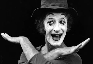 فیلم تئاتر The Sideshow (اجرای پانتومیم )