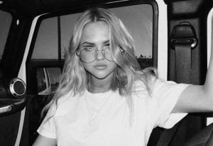 دانلود آهنگ ILY (I Love You Baby) از امیلی (Emilee Flood) به همراه ترجمه