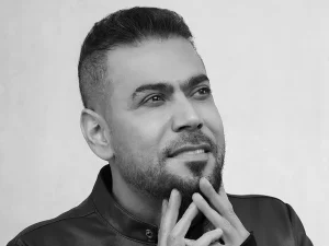 آهنگ «اخيراً قالها» از «احمد المصلاوي» به همراه ترجمه