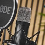 انتخاب بهترین میکروفون استودیویی برای تولید محتوا نه یک انتخاب سلیقه‌ای، بلکه تصمیمی فنی و استراتژیک است.